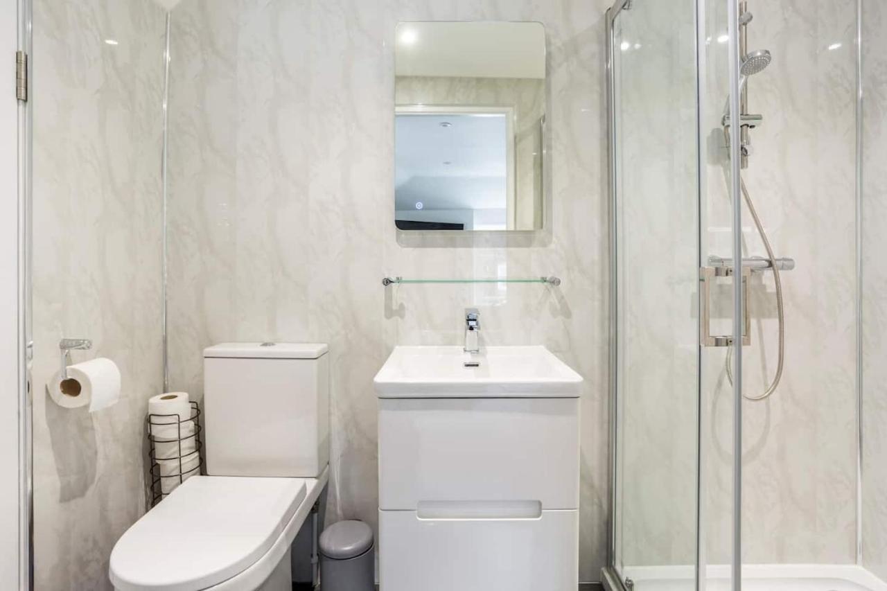 The Secret, Stylish & Spacious En Suite In Blandford Forum, Dorset מראה חיצוני תמונה