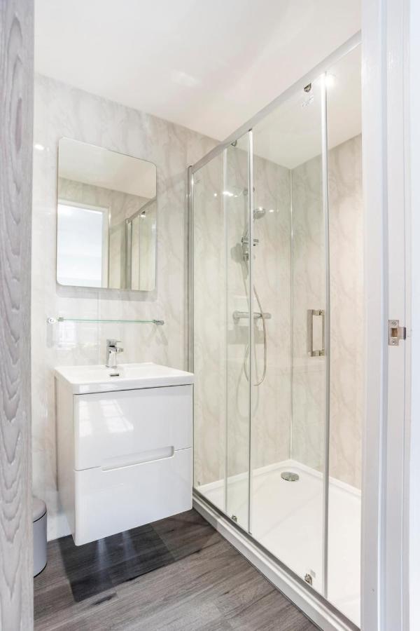 The Secret, Stylish & Spacious En Suite In Blandford Forum, Dorset מראה חיצוני תמונה